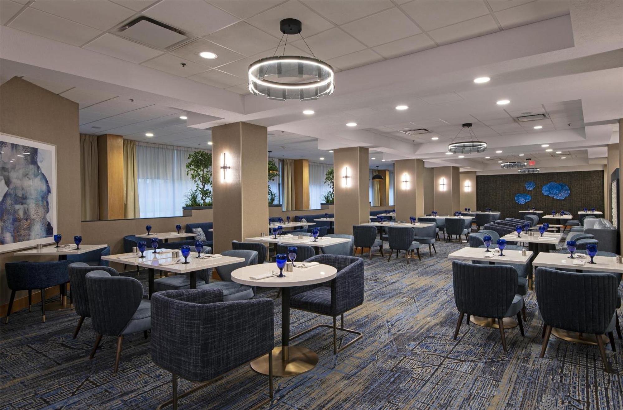 Hotel Doubletree By Hilton West